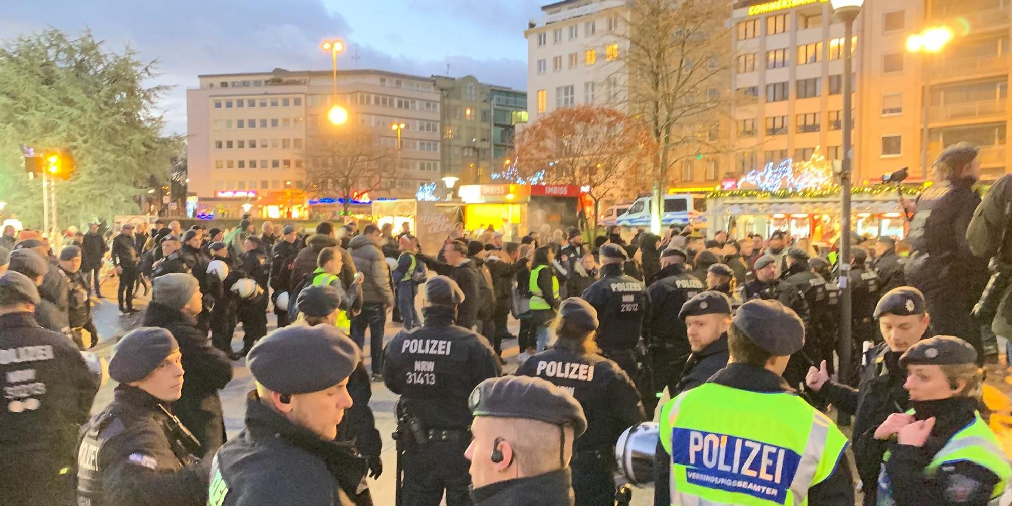 Demo Kölsche Mitte Ebertplatz