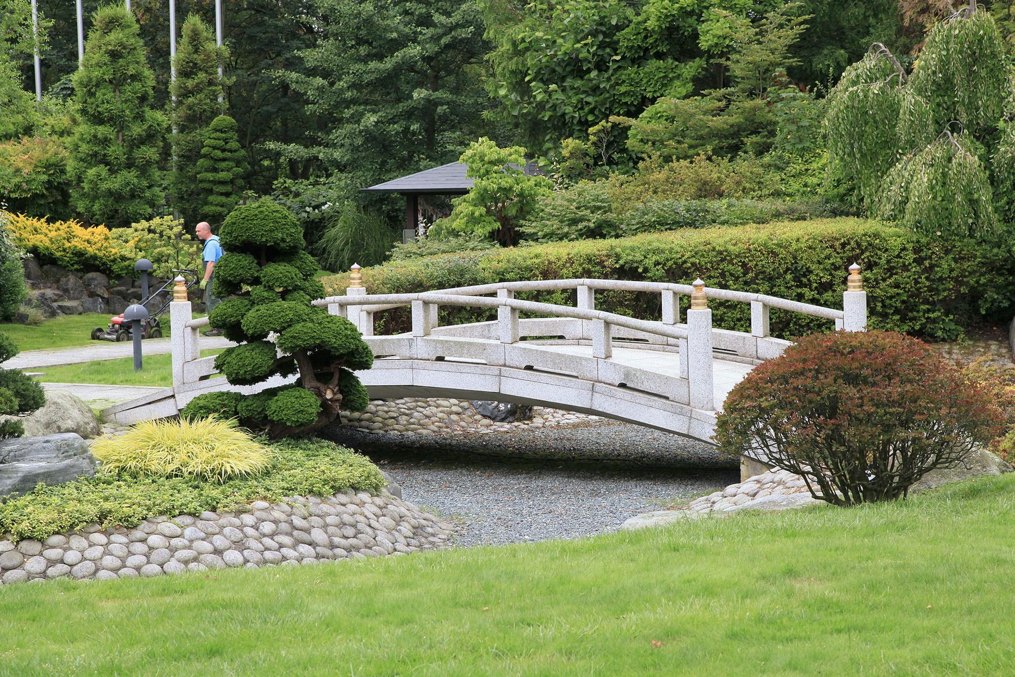Düsseldorf_-_Brüggener_Weg_-_EKO-Haus_-_Japanischer_Garten_30_ies
