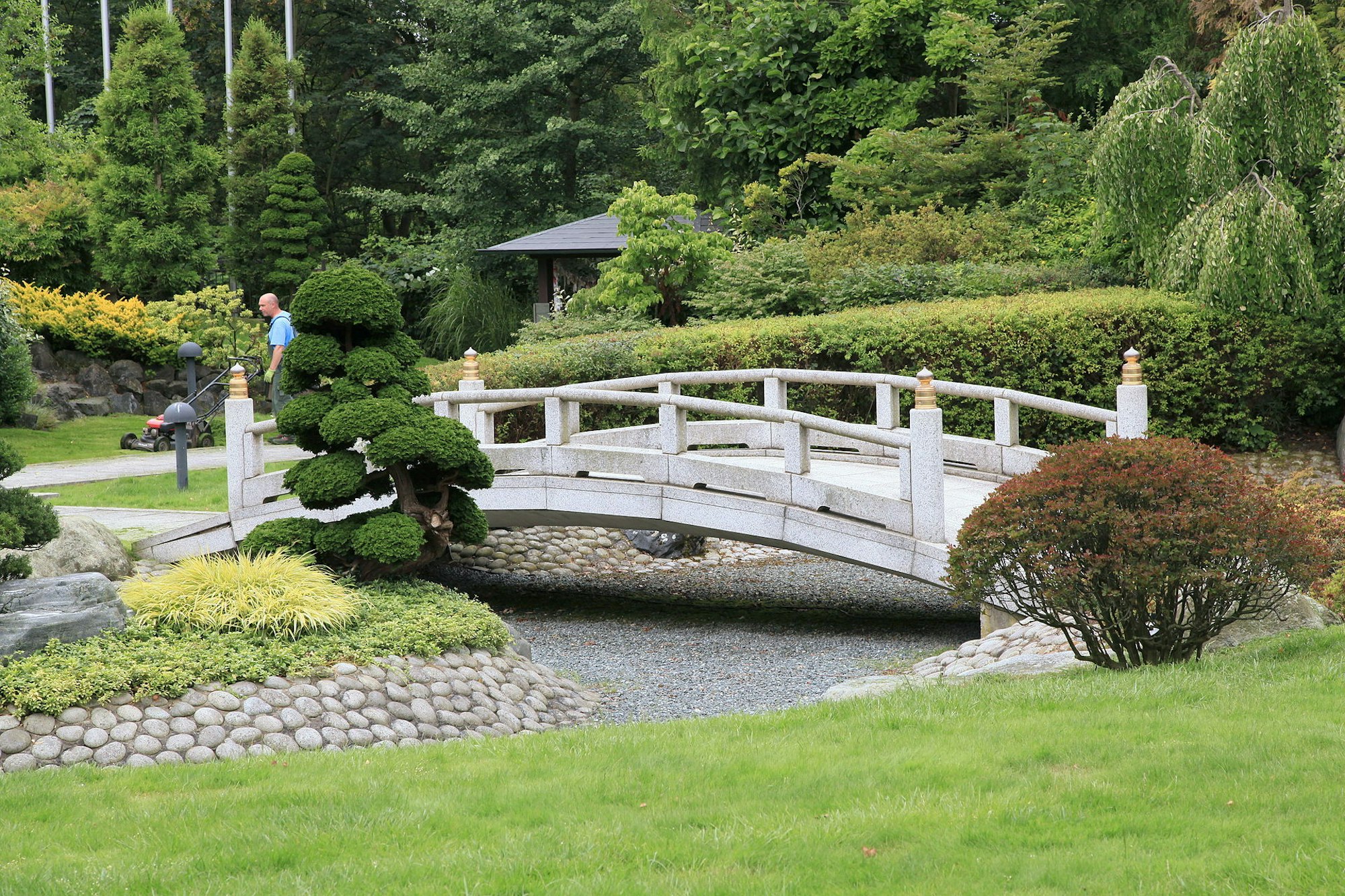 Düsseldorf_-_Brüggener_Weg_-_EKO-Haus_-_Japanischer_Garten_30_ies