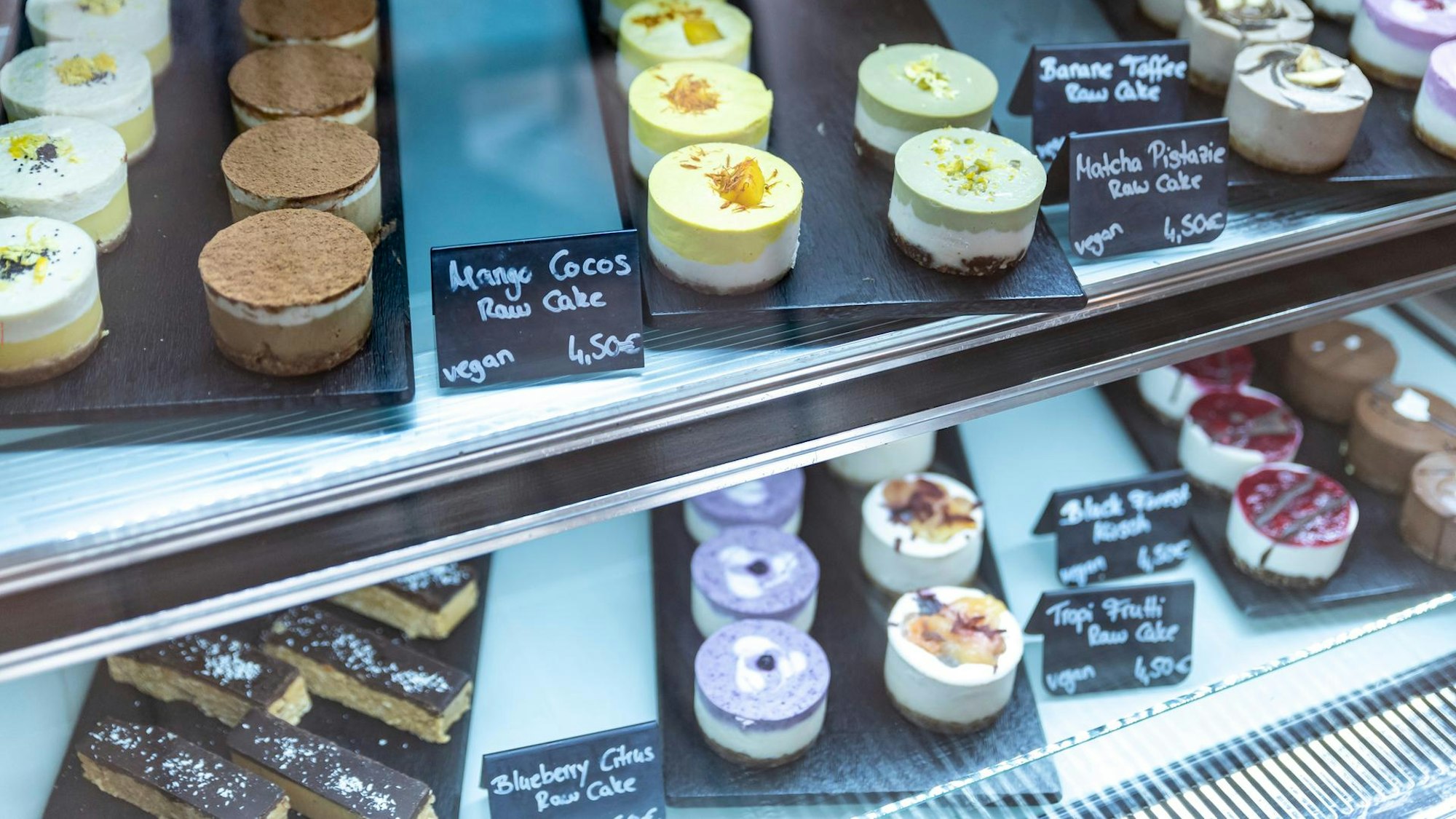 Törtchen im Café Gesund und Süß.