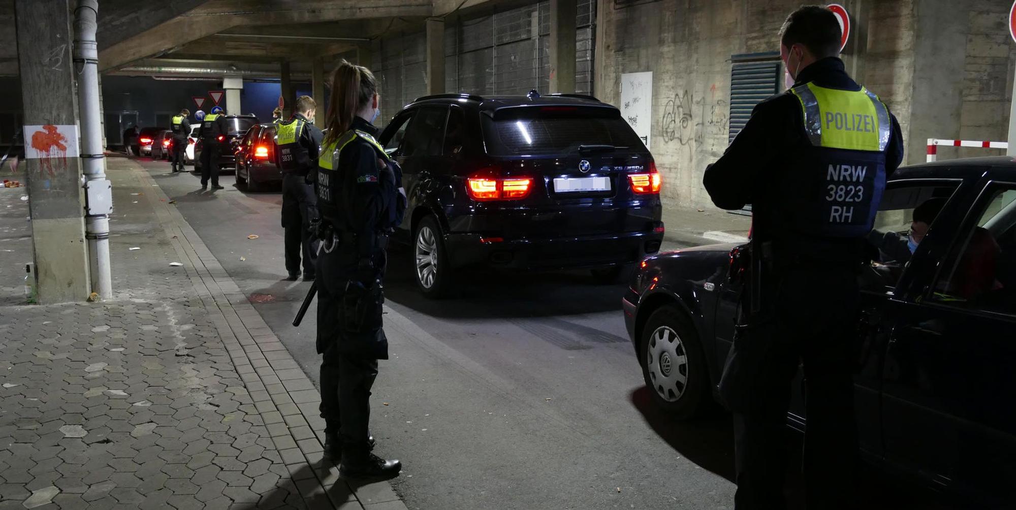 Polizei regelt (80)