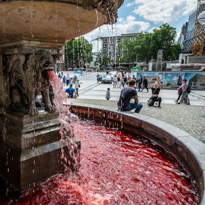 20200712-UWE-BlutroteBrunnenDom-003