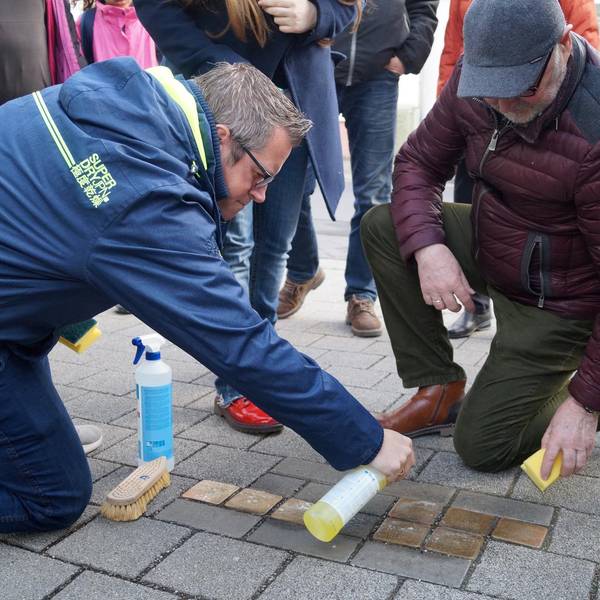 bb-putzaktion-stolpersteine-mb_(2)