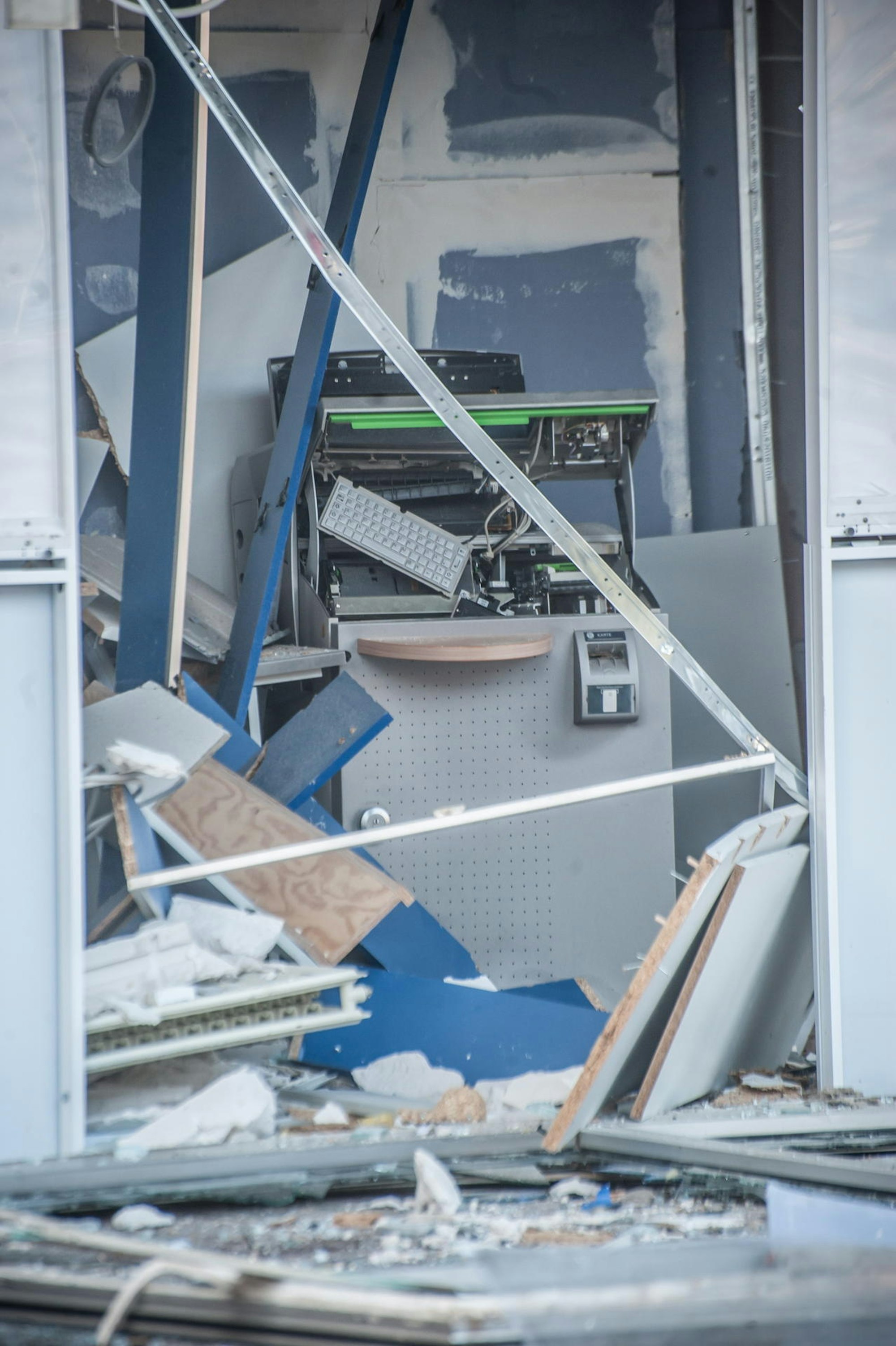 leichlingen-automatensprengung_rar_RLE_01102022ALF_8028