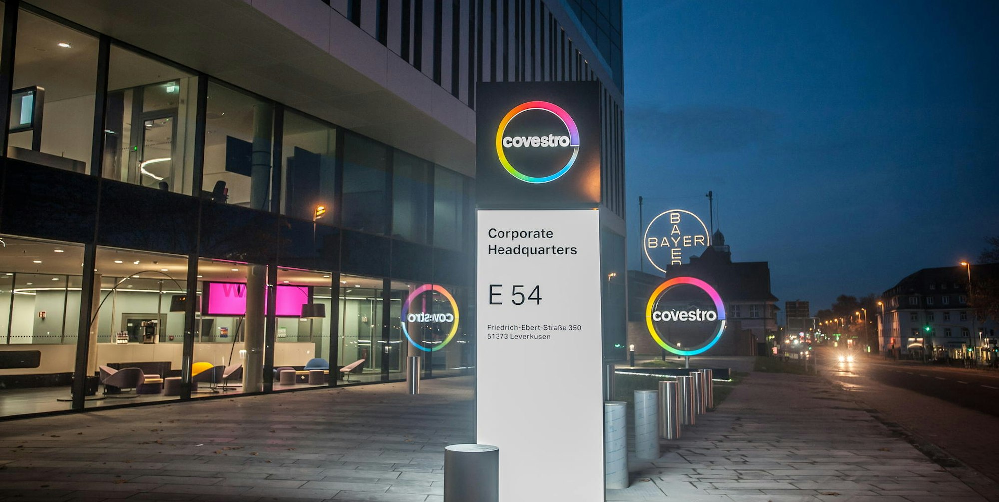 Covestro Logo Zentrale Leverkusen