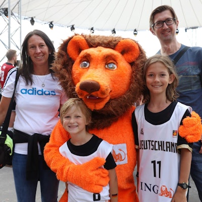 Fans Basketball-EM Goyert 1