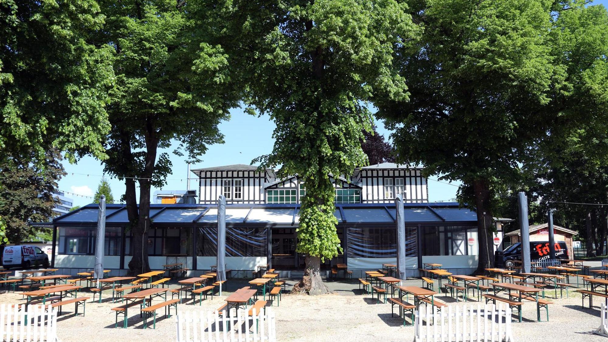 Biergarten an der Rennbahn in Köln.
