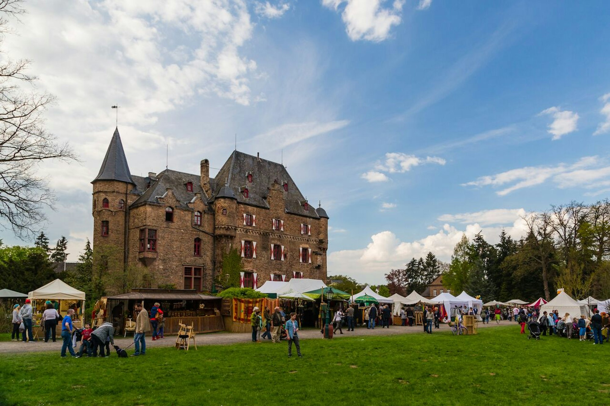 Burg_Satzvey_Eifel_Ostermarkt_Burg_Mike Goehre
