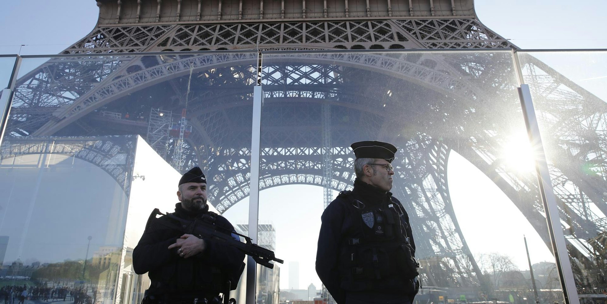 Eiffelturm_Polizei_Silvester