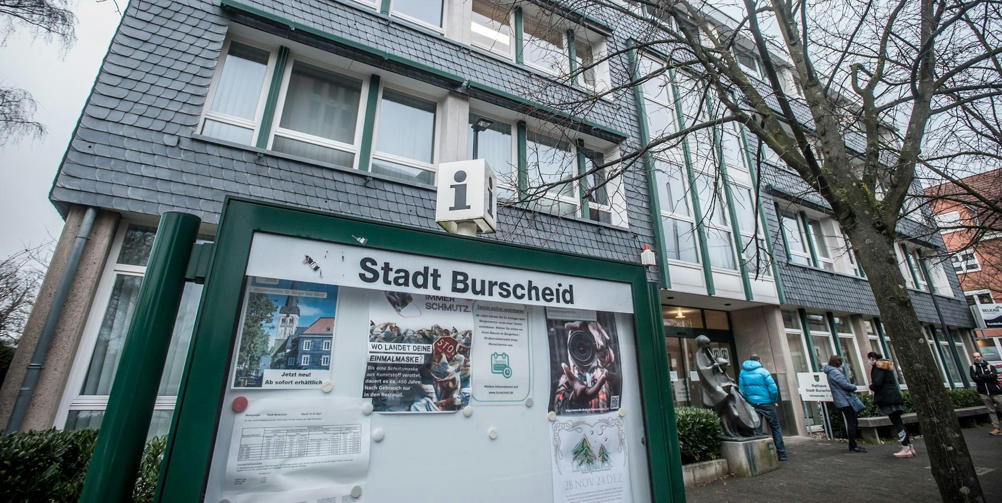 Burscheid Baumfällung Rathaus