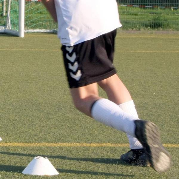 Junger_Fussballspieler