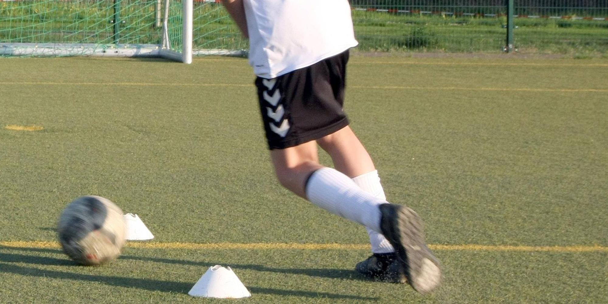 Junger_Fussballspieler