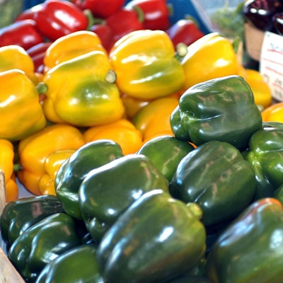 Paprika gibt es in unterschiedlichen Farben