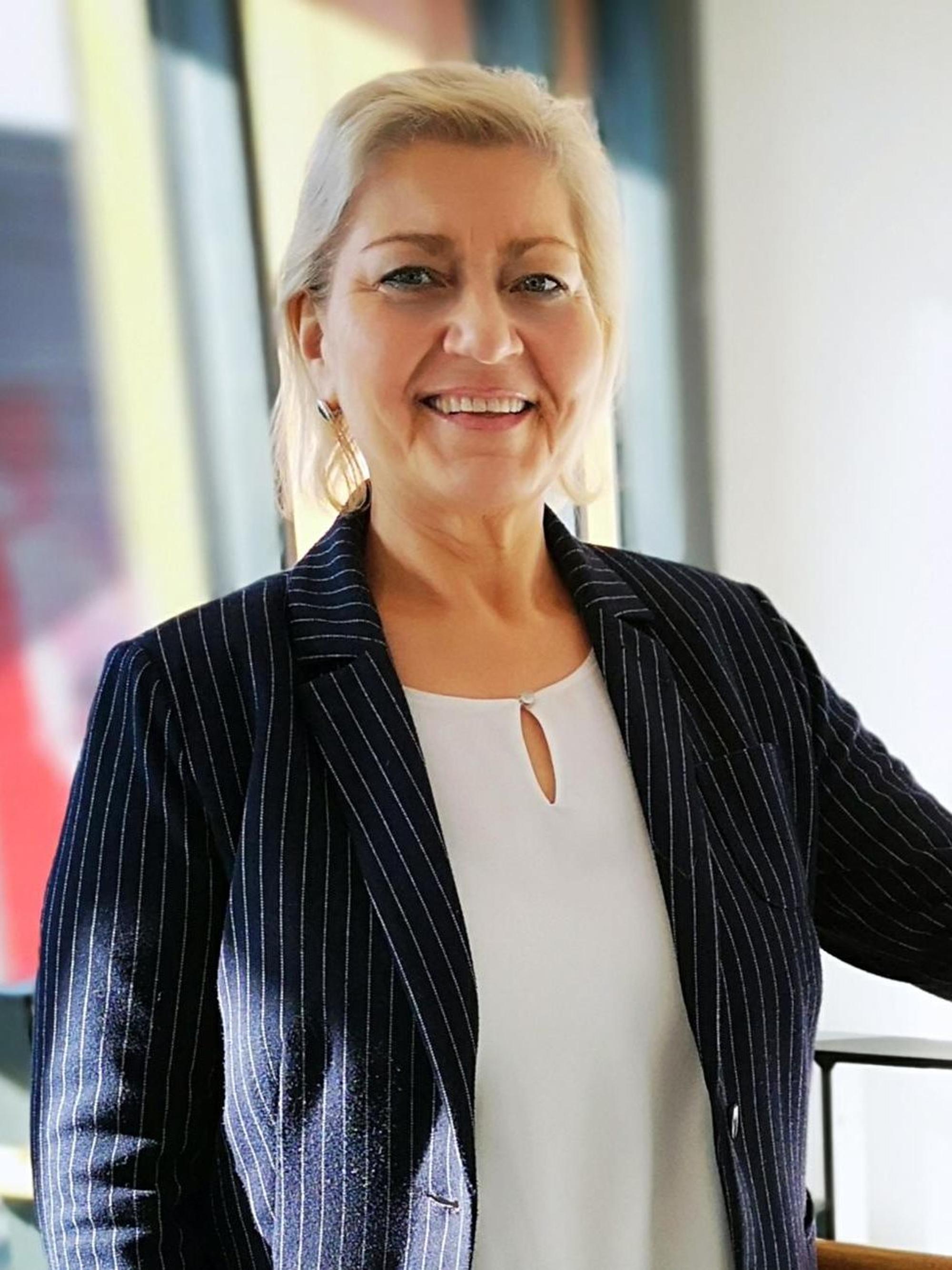 SIZ Myrle Dziak-Mahler