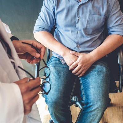 Mann beim Urologen Getty Images