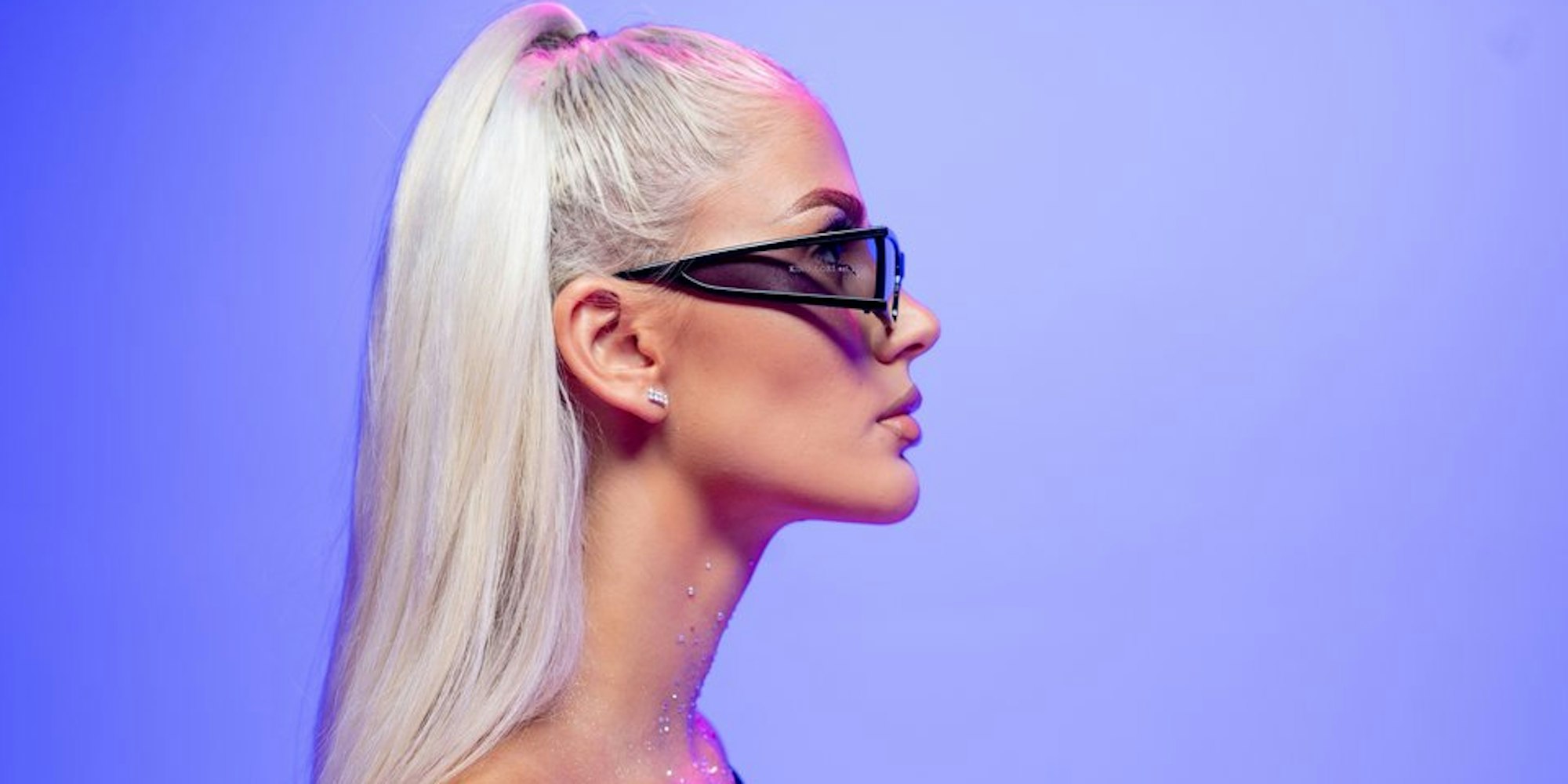 csm_005_LoredanamiteigenerBrille_856a280d81