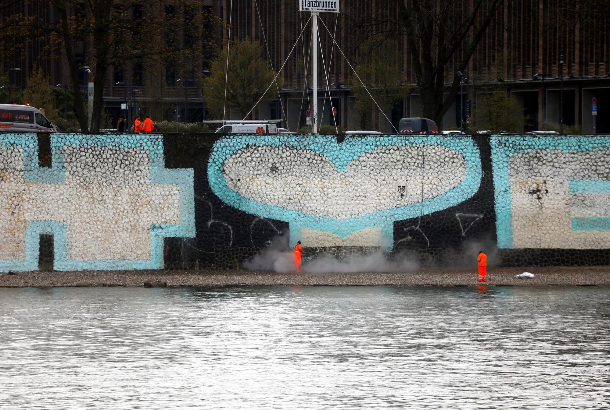 AWB entfernt Graffiti