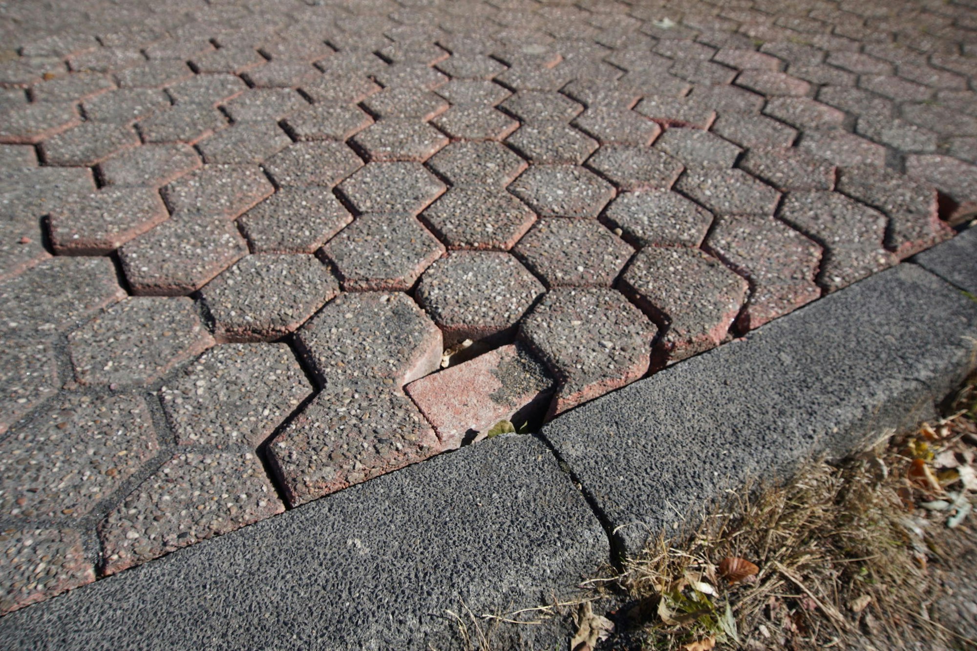 Glasfaserausbau Telekom Frechen: Pflaster