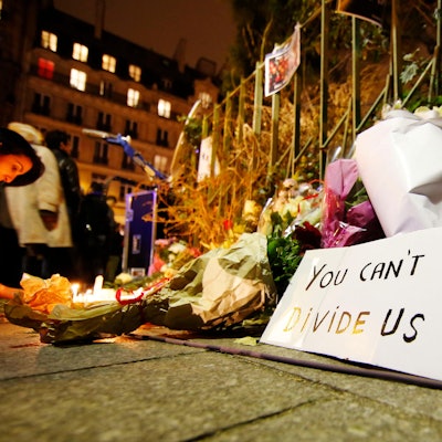 Attentat Bataclan Blumen