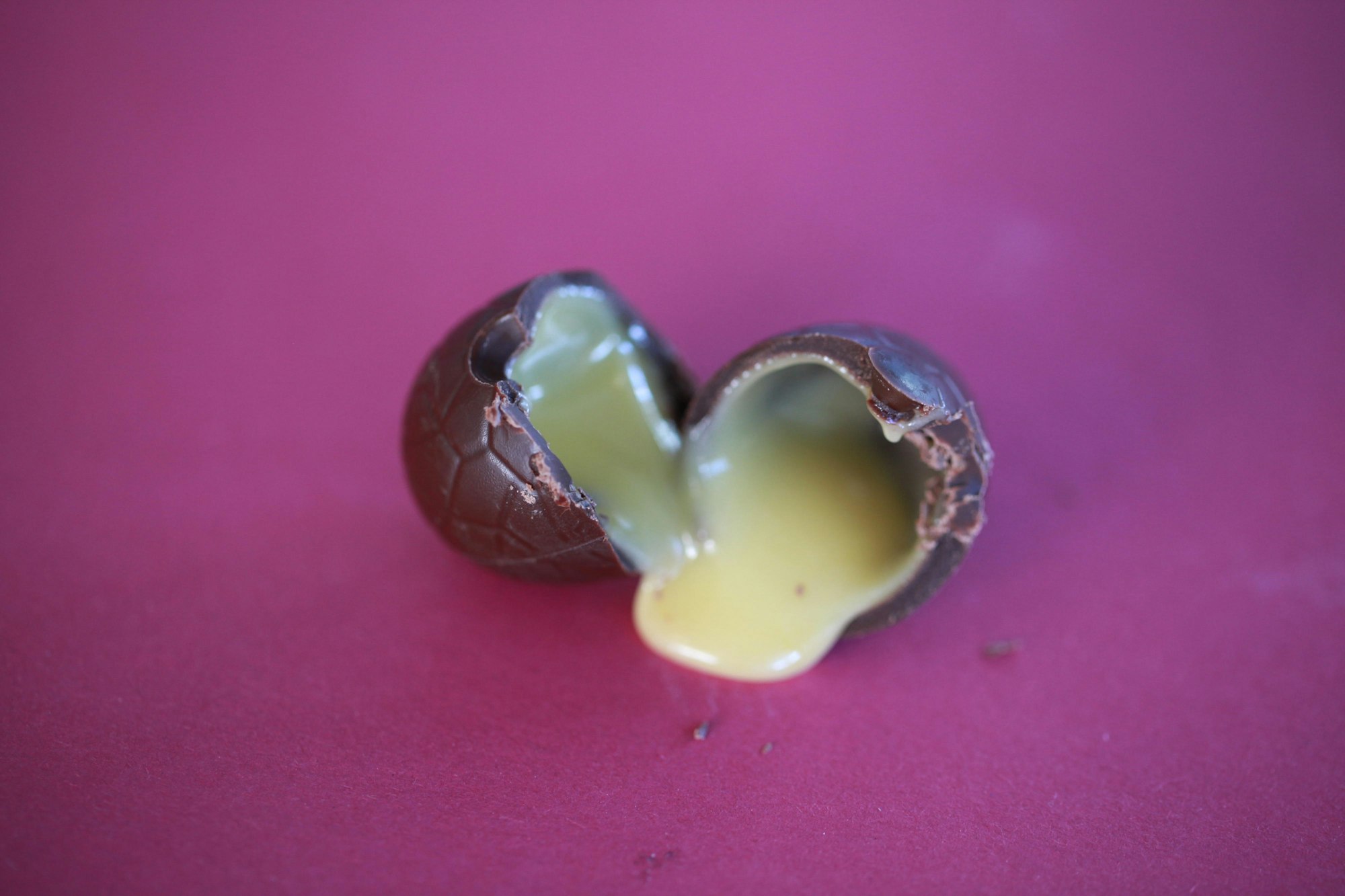Eierlikör-Ei aufgebrochen