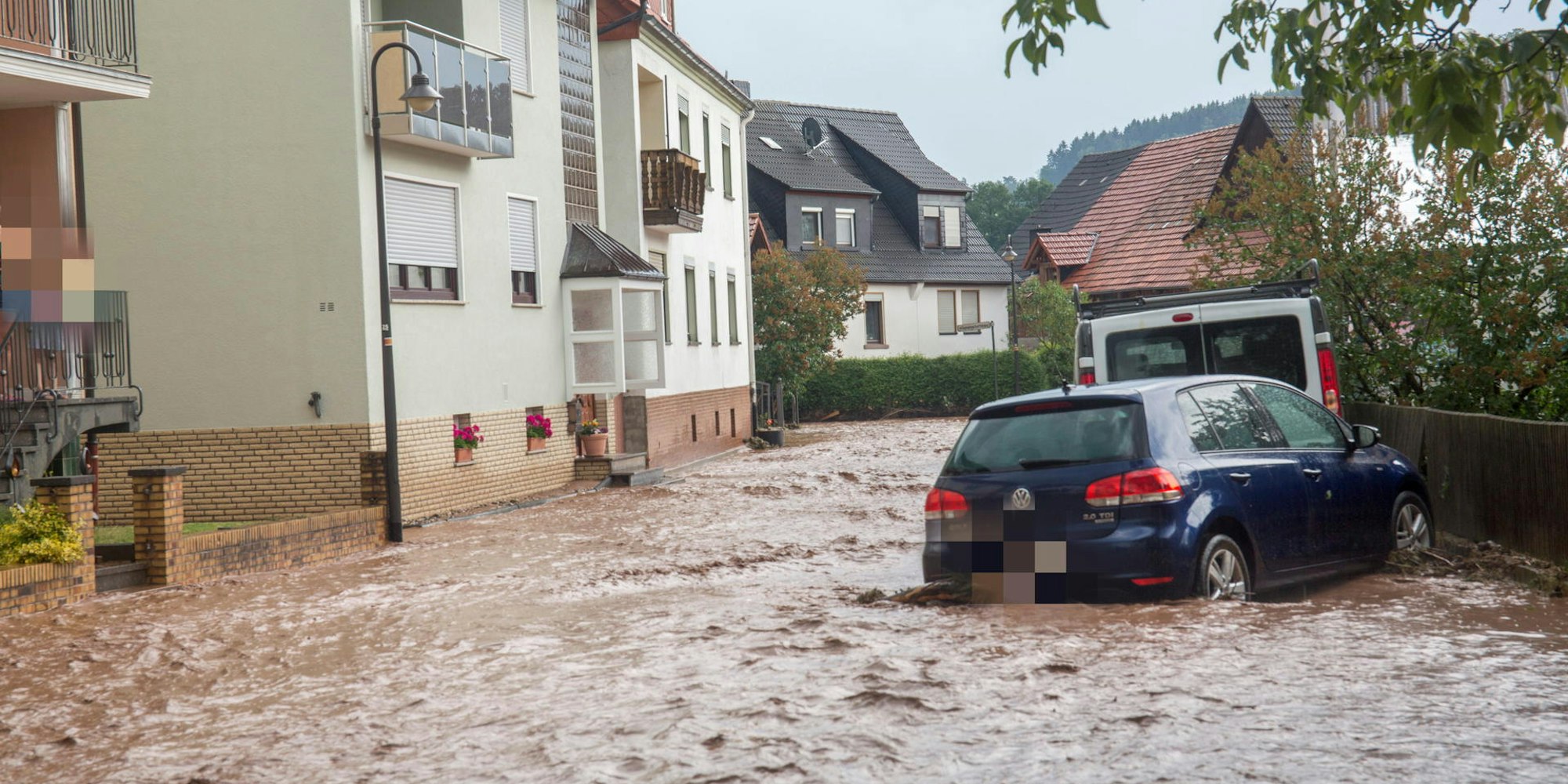 Unwetter überflutete Straßen