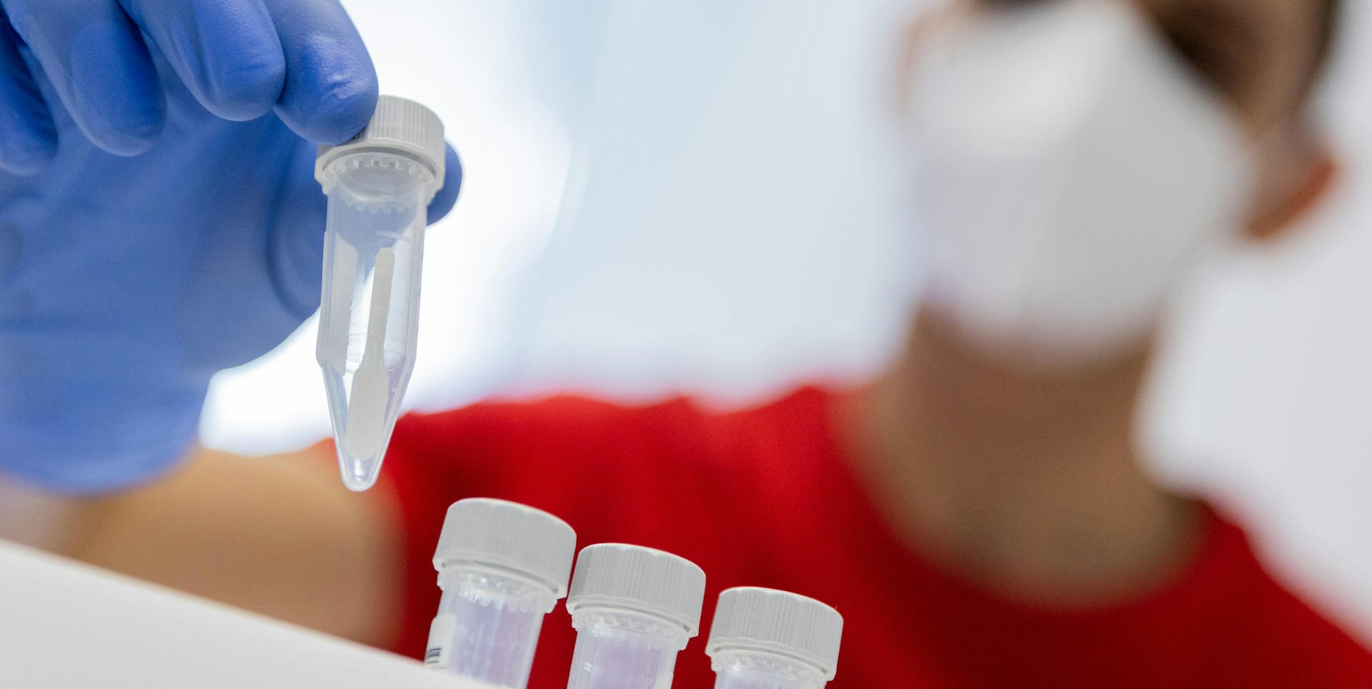 Coronatest Proben Symbolbild