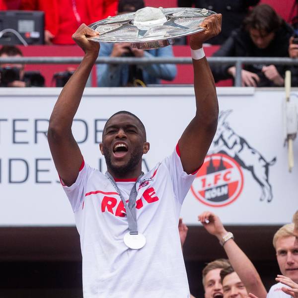 modeste mit schale