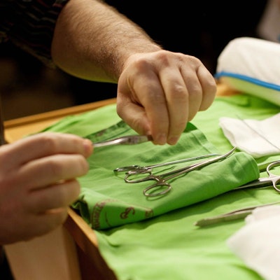 Beschneidungsbesteck