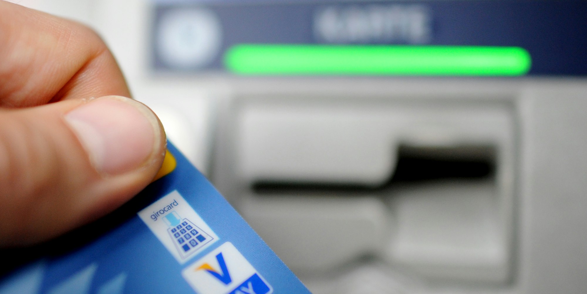 Geldautomat mit Karte