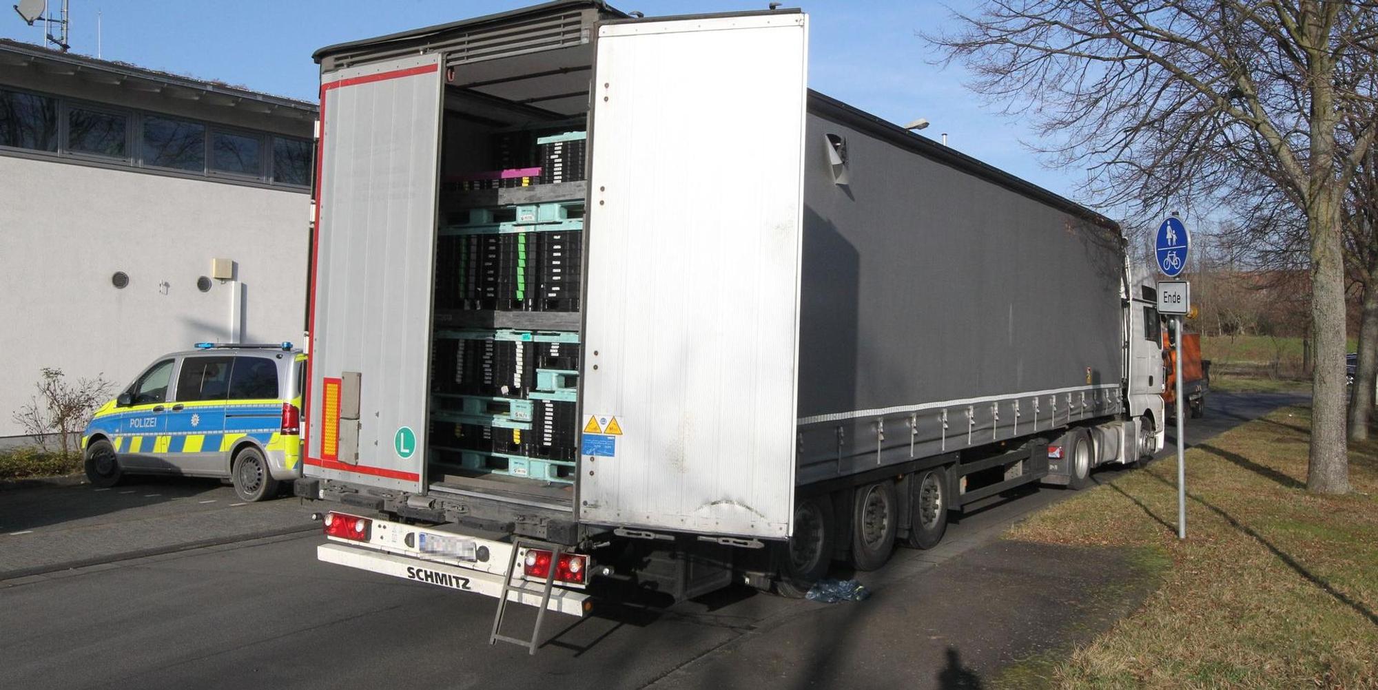 Lkw_mit_Fluechtlingen (1)