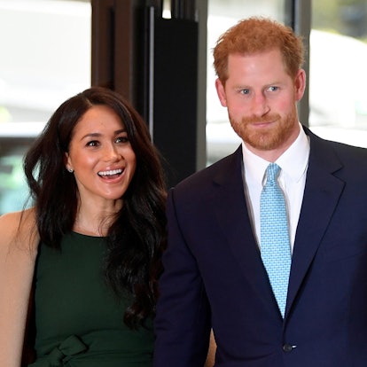 Herzogin Meghan und Prinz Harry posieren.