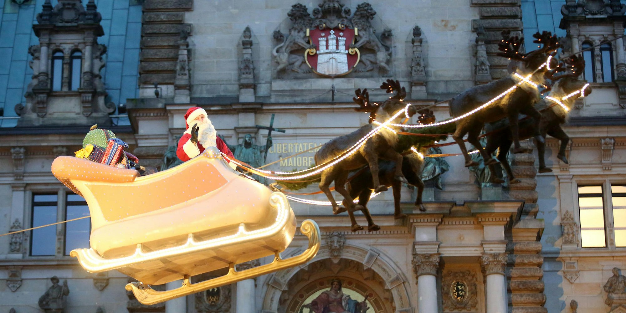 Weihnachtsmann im Schlitten