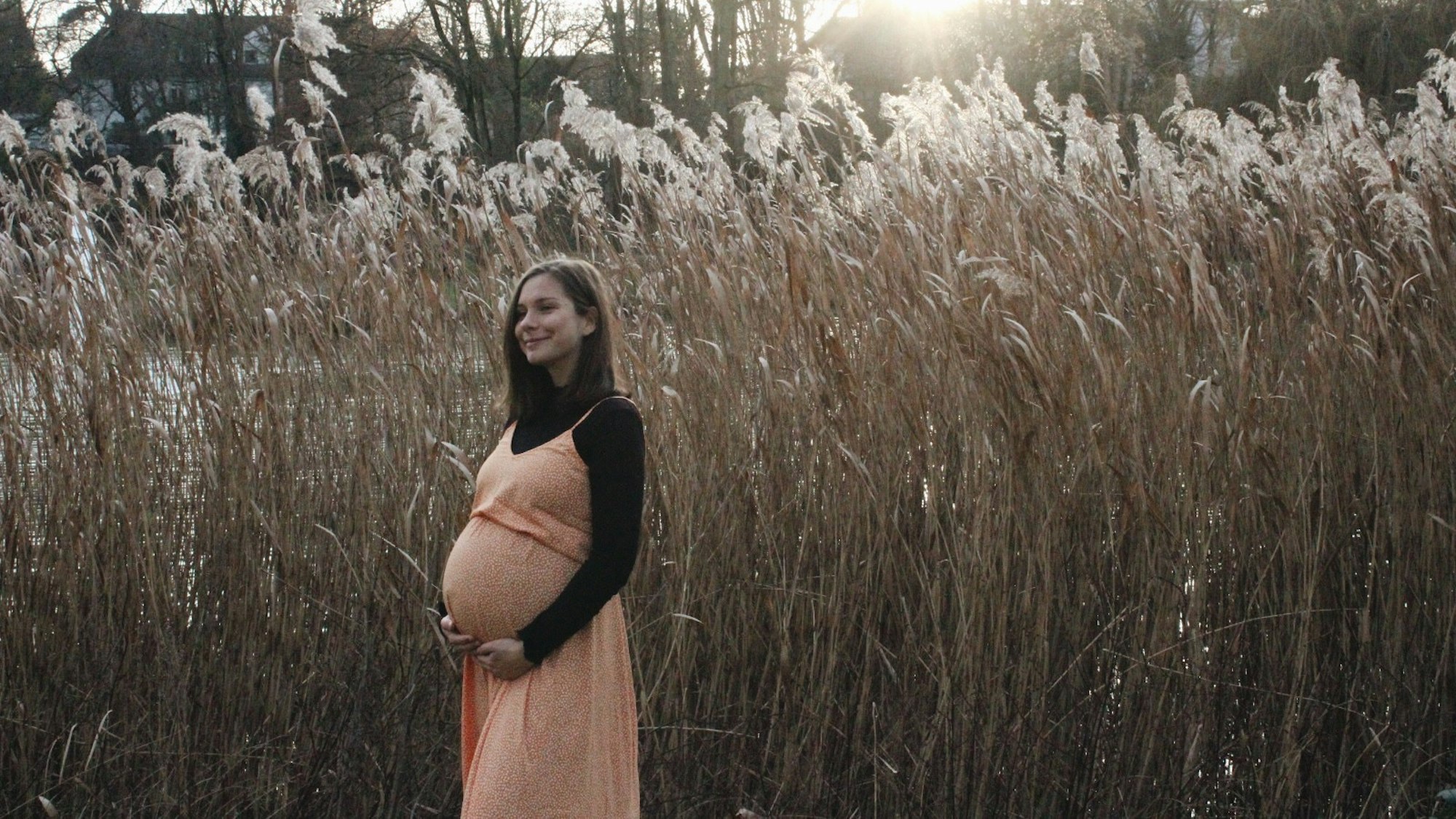 Jennifer Mohr mit Babybauch