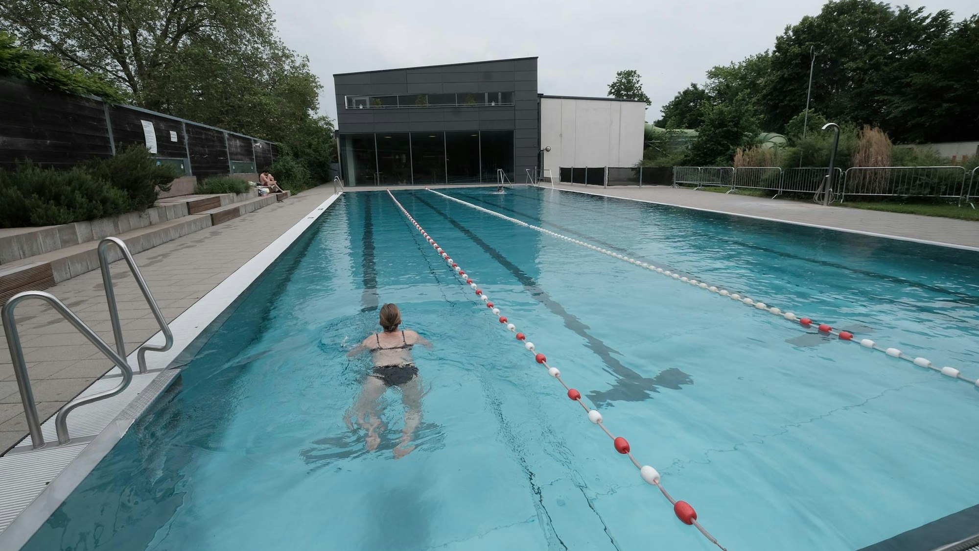 Das 25-Meter-Becken im Ossendorfbad