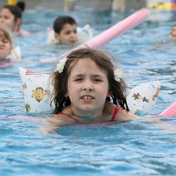schwimmkurs_dpa
