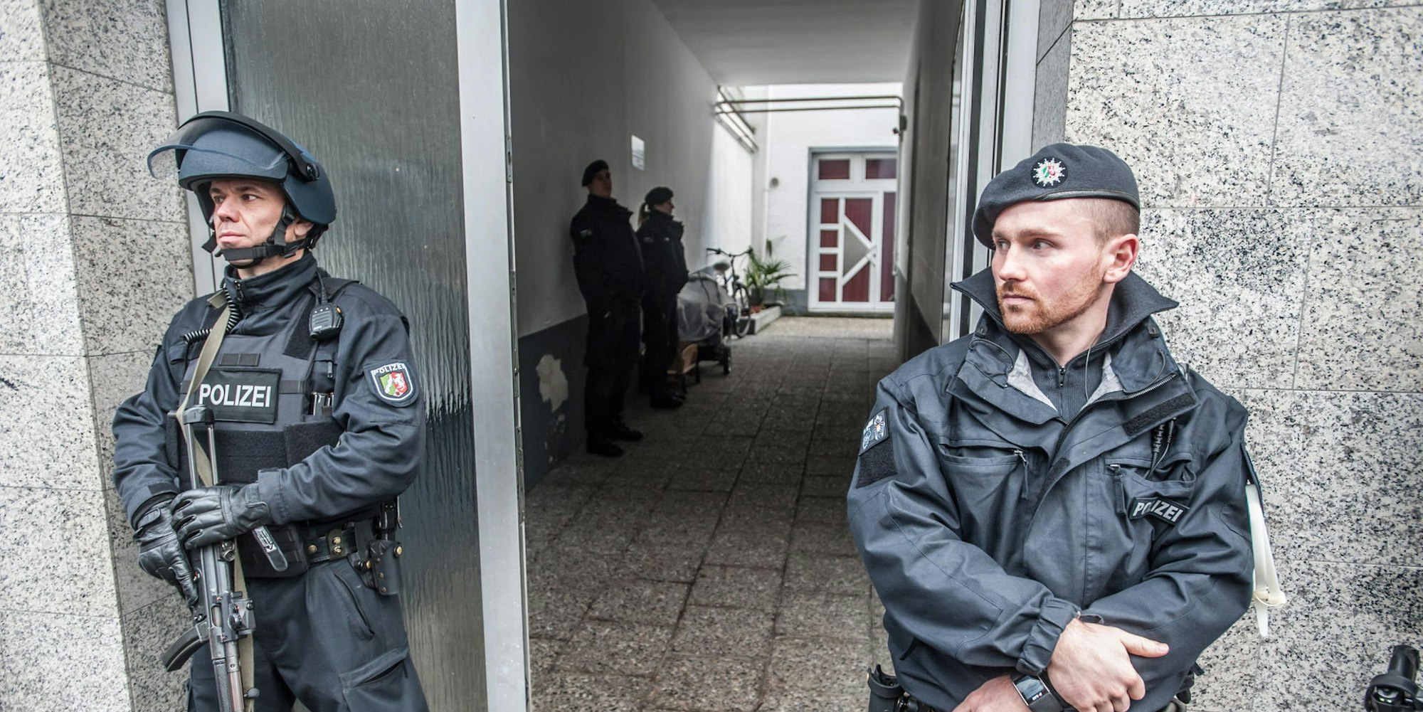 leverkusen-rocker-razzia--ALF_0221