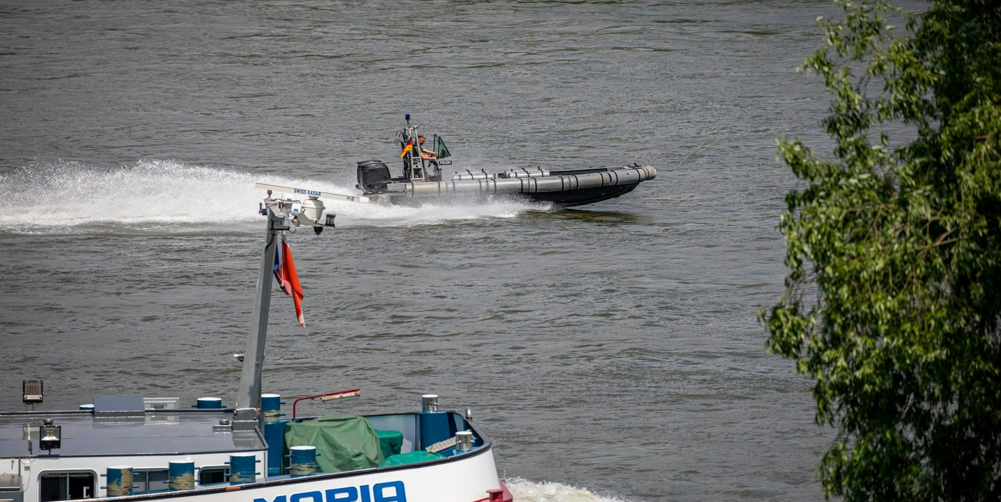 Rhein Übung Polizei2