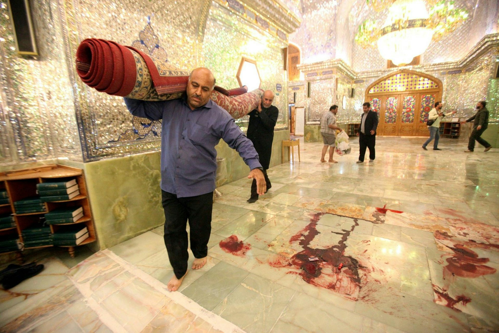 Iran Mausoleum Shiraz 2 271022