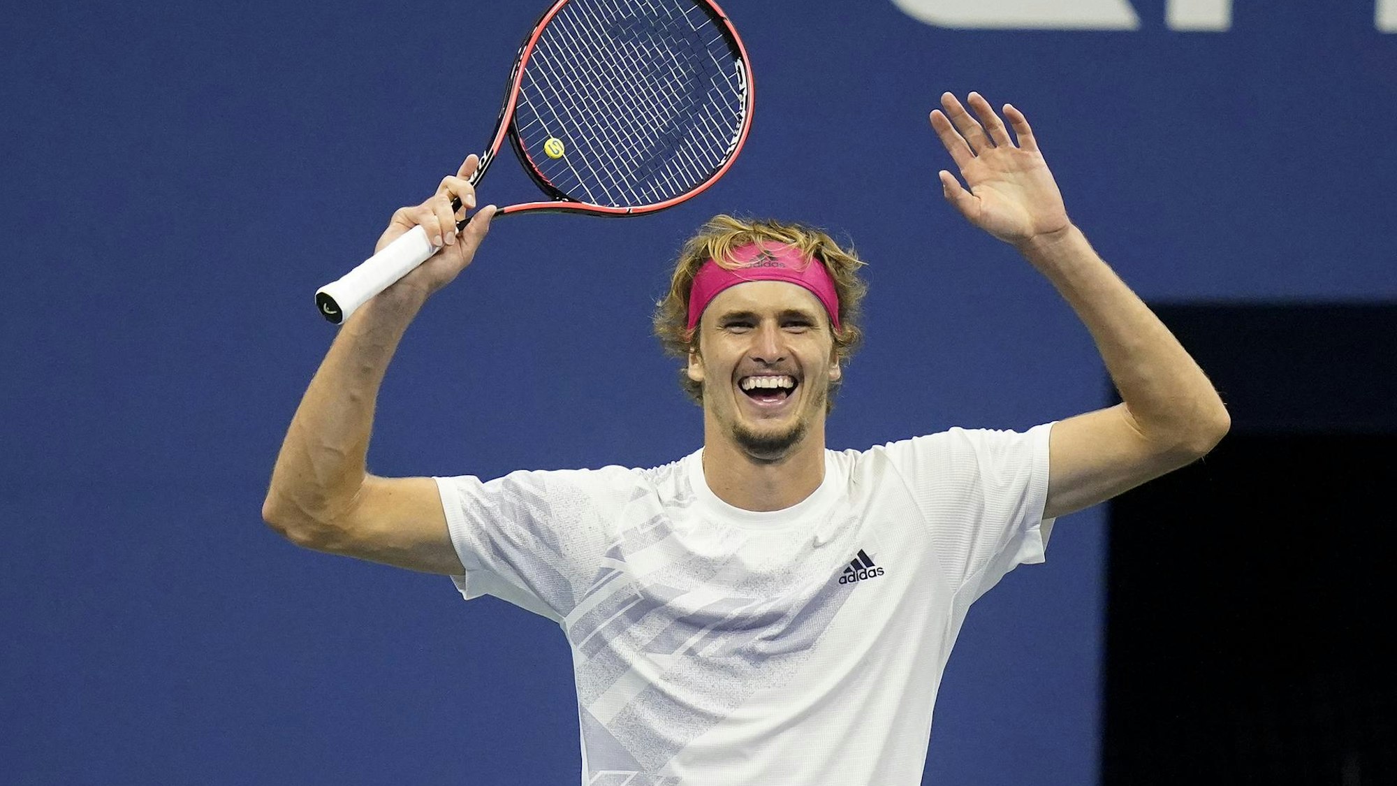 Alexander Zverev jubelt.