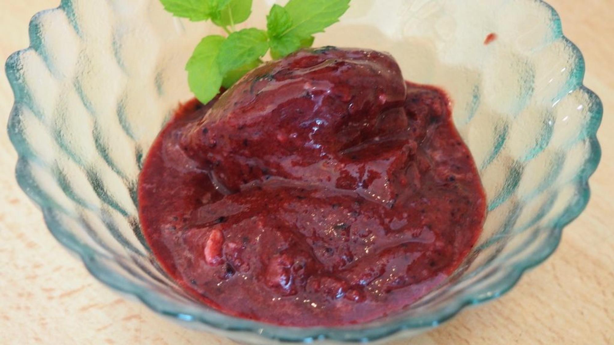 Blaubeer-Zitronen-Lavendel-Eis