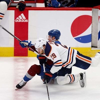 Draisaitl un Makar (1)