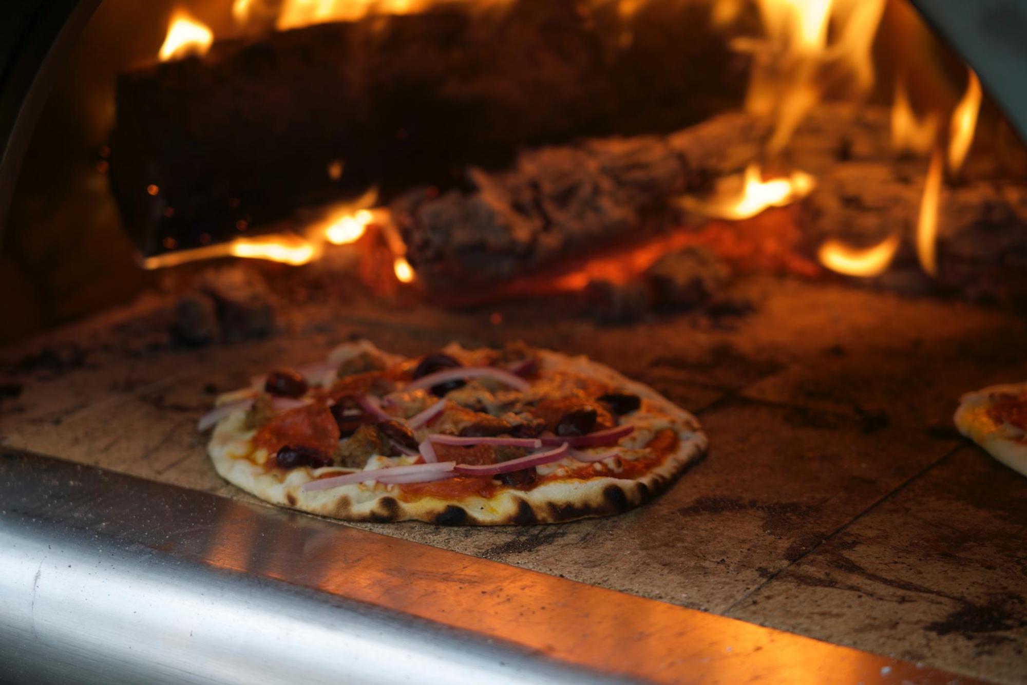 Pizzaemily-austin-9xWl_zhIcS4-unsplash
