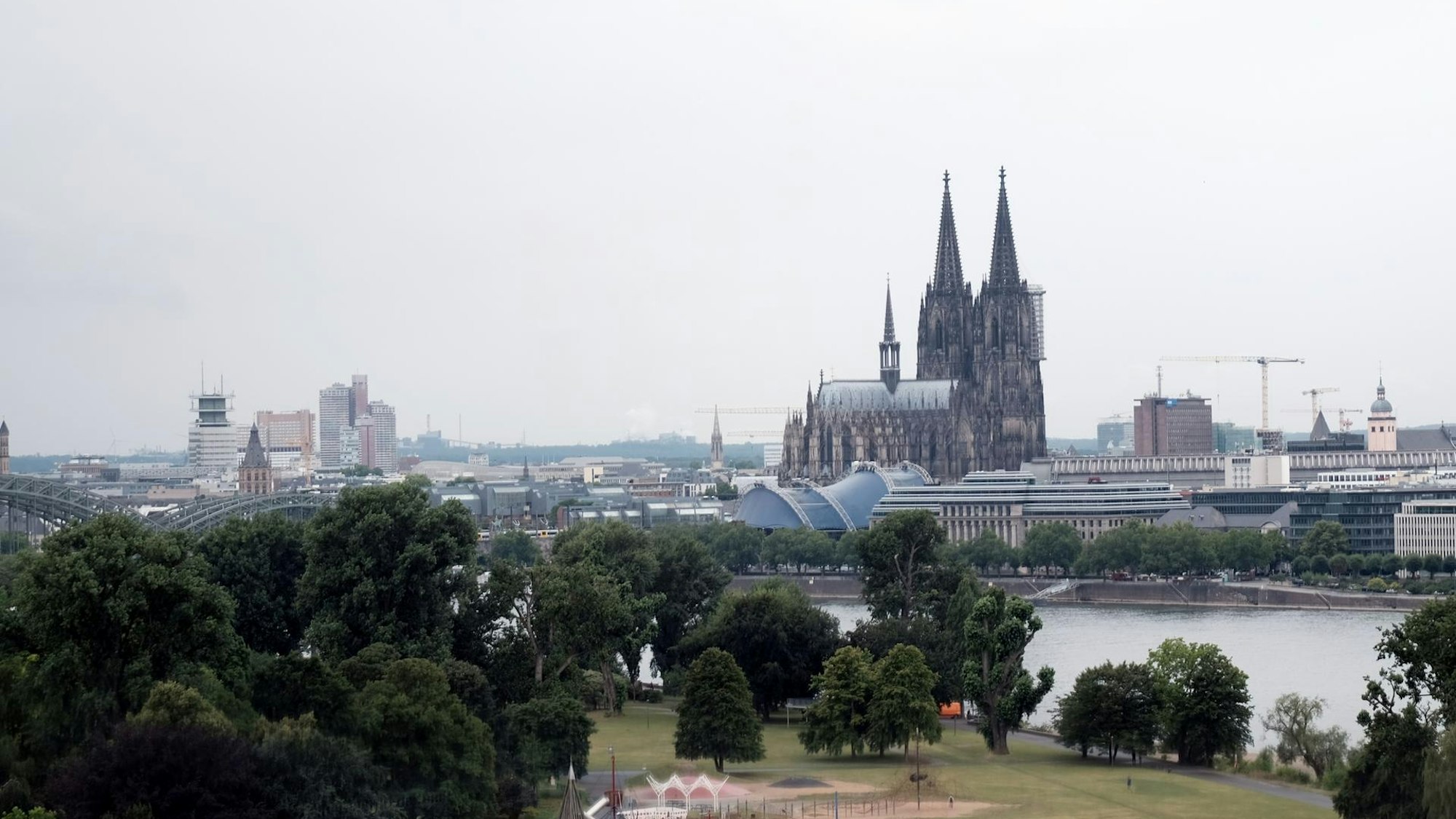 Der Dom aus der Ferne