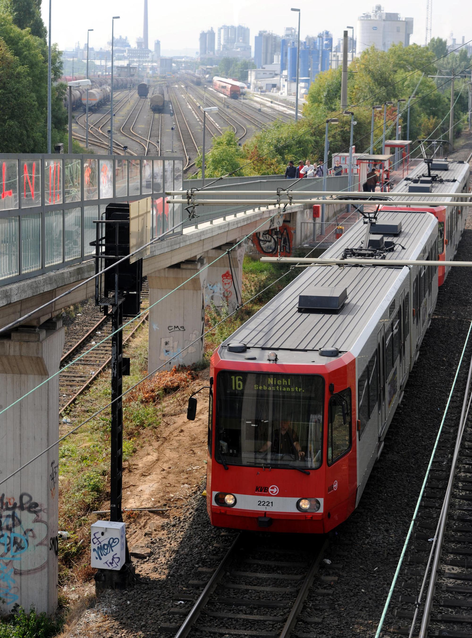 KVB-Linie 16 verspätet (2)