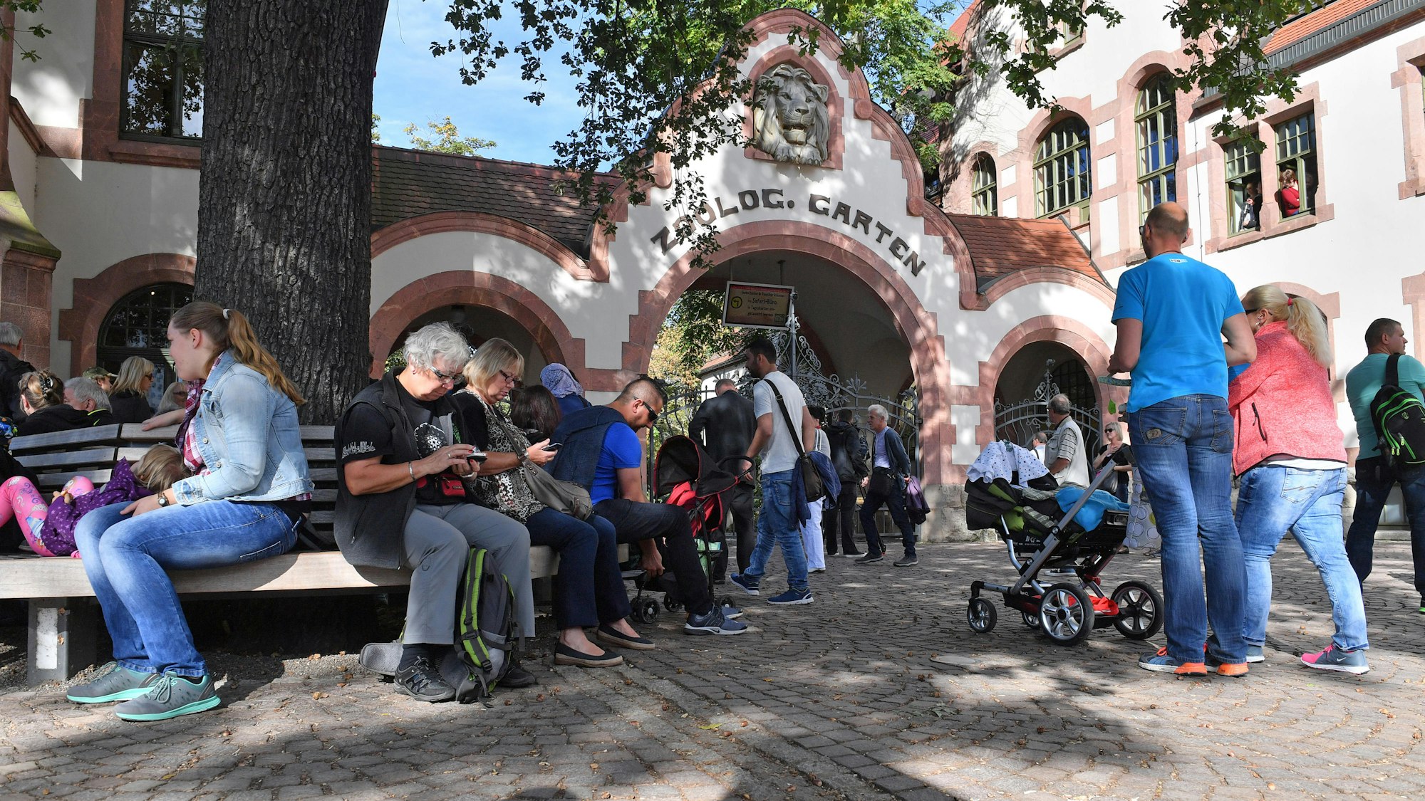 Zoo Leipzig von außen.