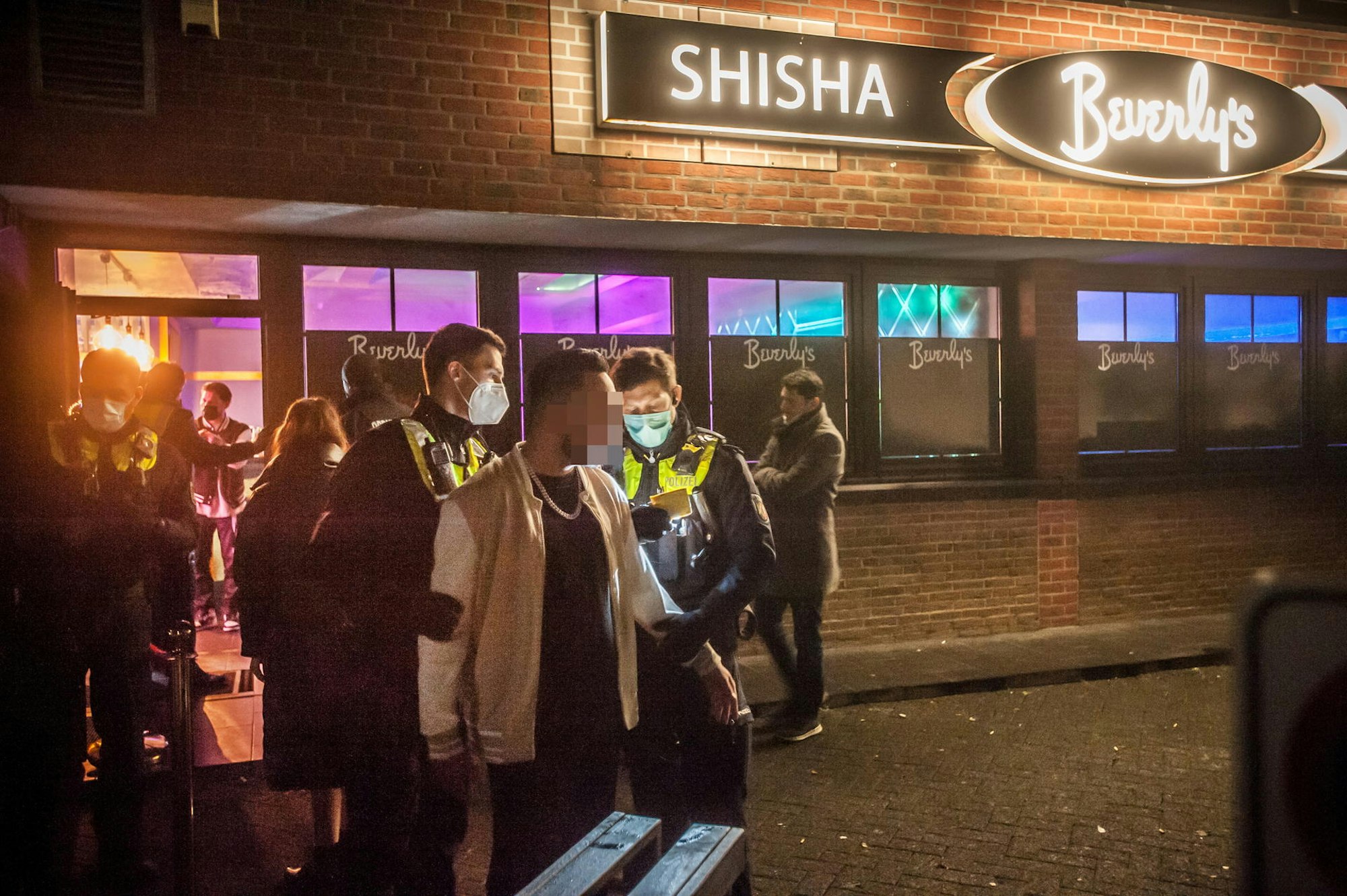 shisha-razziaLEV_rar_RLE_12112021ALF_6034