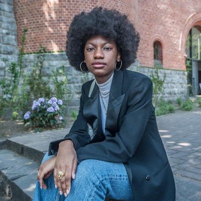 Grace Epolo Model Leverkusen