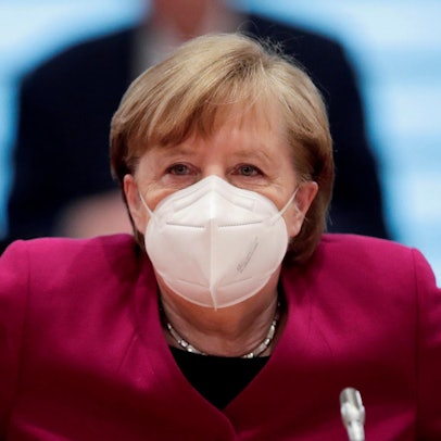 merkel mit maske (1)
